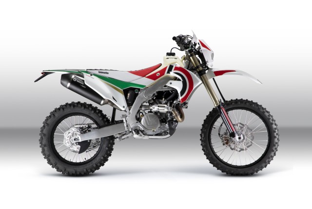 Bimota-BX450-side-view-right copy.png